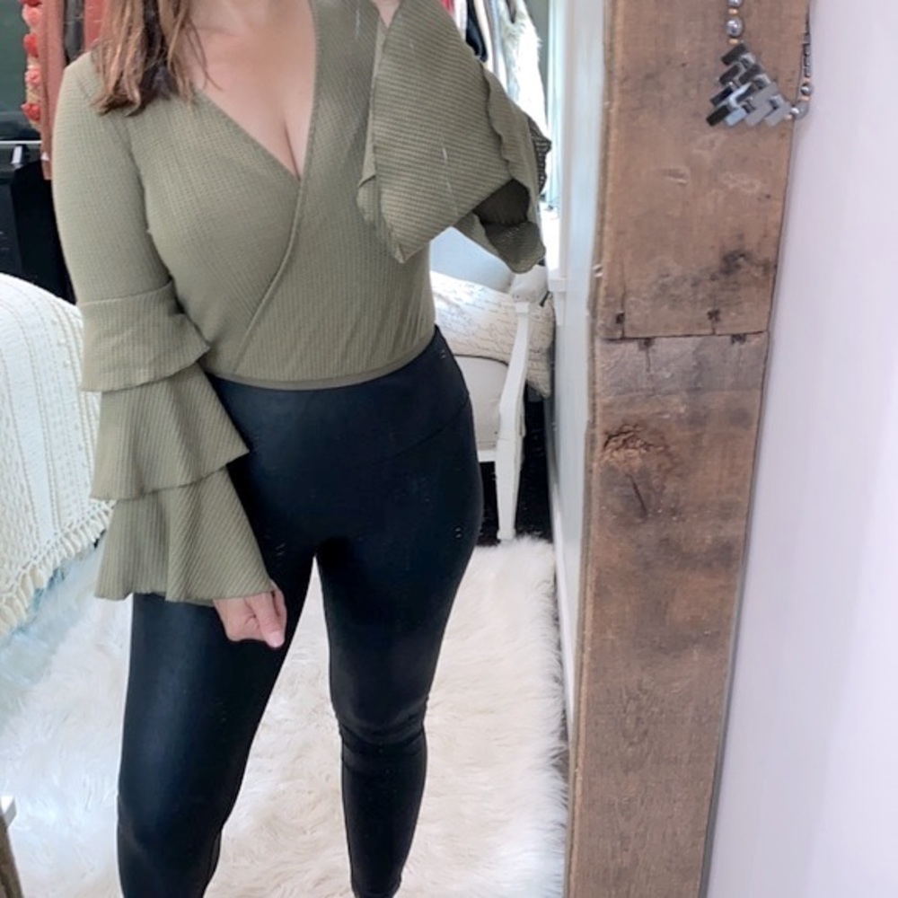 Peach Love waffle knit top size small olive green - Picture 2 of 9